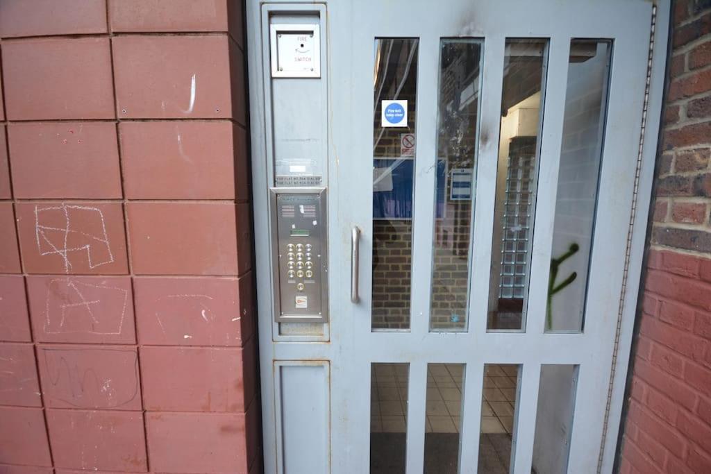 Lovely 4 Bedroom Apartment Close To The City Walking Distance From The Rivere View London Ngoại thất bức ảnh