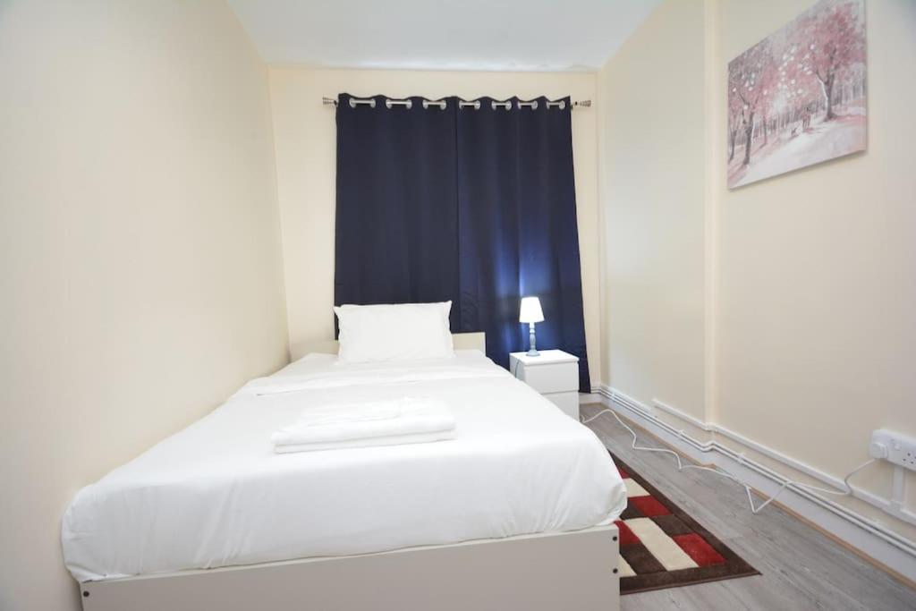 Lovely 4 Bedroom Apartment Close To The City Walking Distance From The Rivere View London Ngoại thất bức ảnh