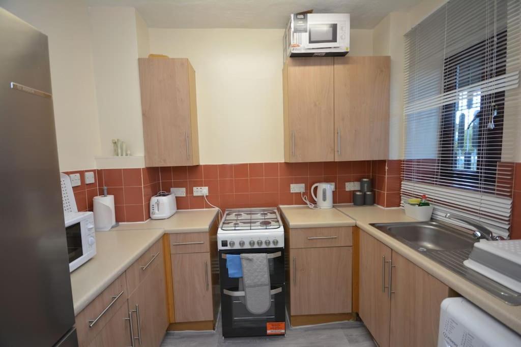 Lovely 4 Bedroom Apartment Close To The City Walking Distance From The Rivere View London Ngoại thất bức ảnh